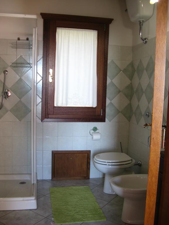 Le Roverelle Ilbono Cameră foto